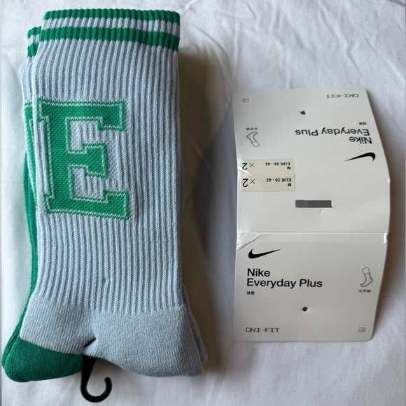 🆕 Nike Everyday Plus 2-pack collegiate crew socks in multi unisex - Picture 3 of 3